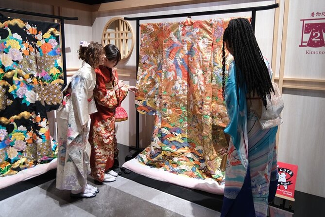 Premium Kimono Dressing, Tea Ceremony, Calligraphy, Samurai show - Kimono dressing at Shinsaibashi ARTY Inn