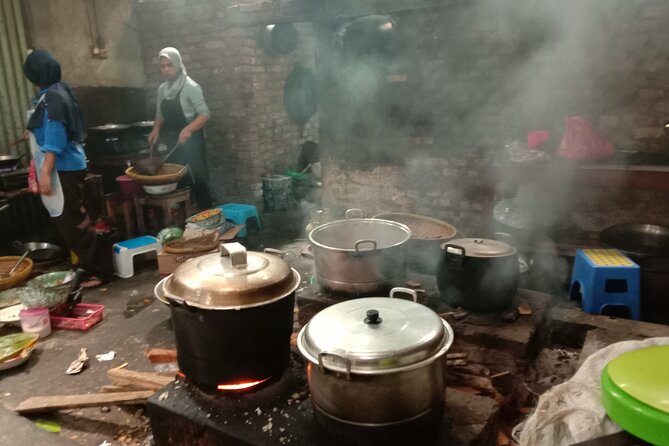 Private Half-Day Tea Village Discovery with lunch in Yogyakarta - Turning fresh leaves into green and white tea