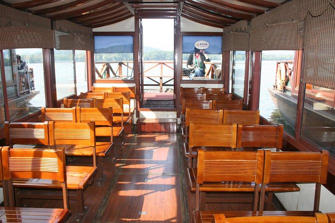 Private Hangzhou Day Tour to West Lake, Lingyin Temple, Tea Village, Old Pagoda - Meijiawu, where Longjing tea grows