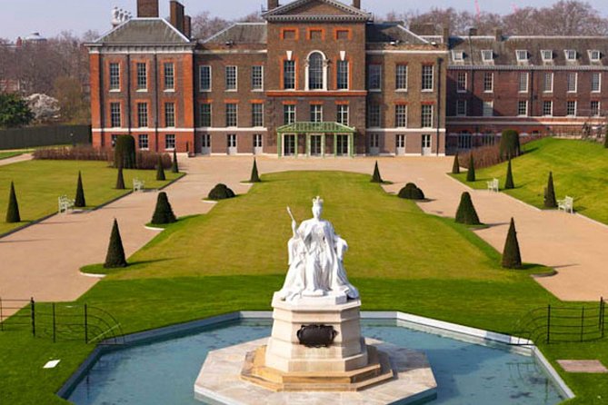 Private Tour: Royal High Tea At Kensington Palace Gardens - The guides make the private format worthwhile