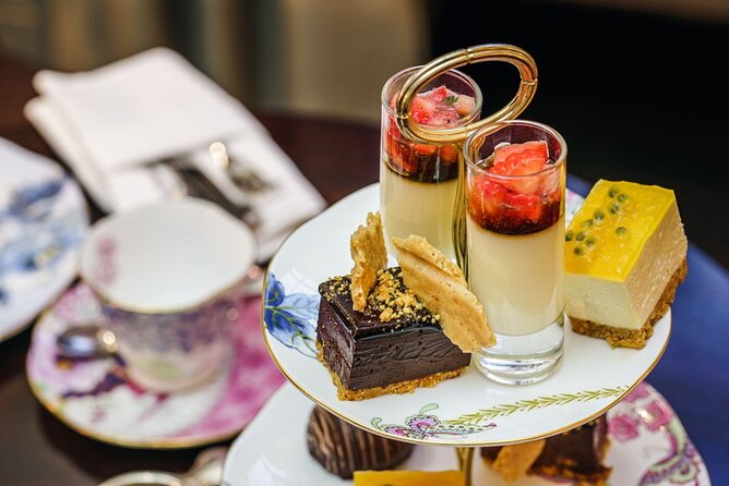 Royal Afternoon Tea & Walk at Kensington Palace - The royal family stories give the walk its shape