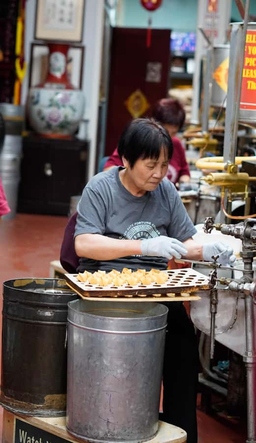 San Francisco: Chinatown Dim Sum and Tea Tour - Heritage Pastries and Chinatown’s Resilience