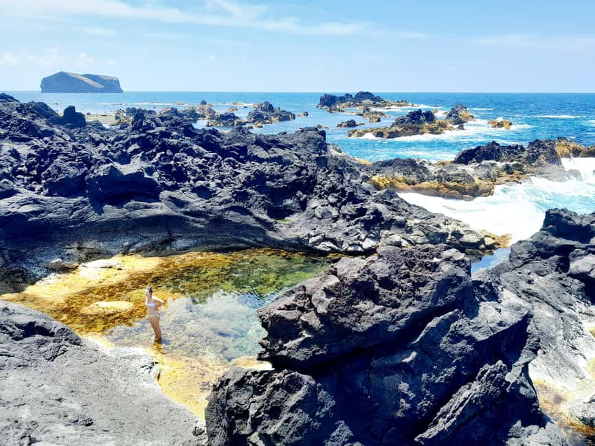 São Miguel: 2-Day Island Tour, Tea & Pineapple Plantation - Vila Franca do Campo and the island’s past