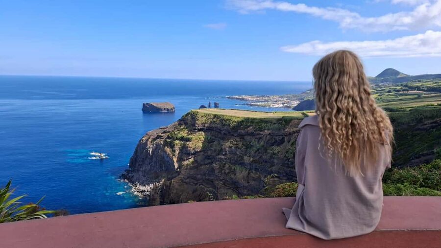 São Miguel: 2-Day Island Tour, Tea & Pineapple Plantation - The guides make a real difference