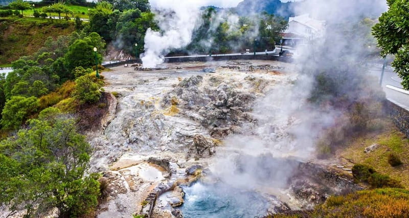 São Miguel: Furnas Volcano & Tea Plantation Tour with Lunch - Santa Iria Lookout and the north coast