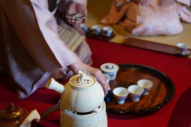 Sencha-do the Japanese Tea Ceremony Workshop in Kyoto - A personal class with a strong family connection