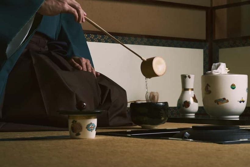 Sheraton Miyako Hotel Osaka: Tea Ceremony with Kimono Rental - Watching the tea master prepare matcha