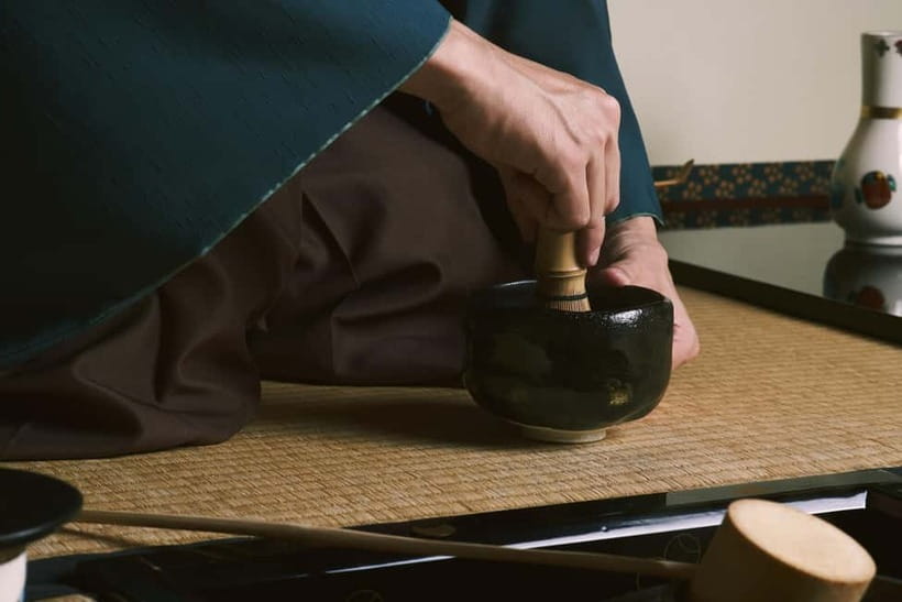 Sheraton Miyako Hotel Osaka: Tea Ceremony with Kimono Rental - Making your own matcha and tasting the difference