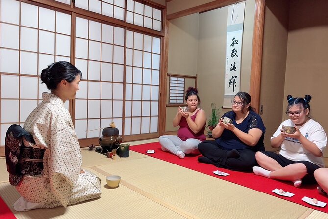 Shibuya Authentic Tea Ceremony with experienced instructor - Whisking your own matcha