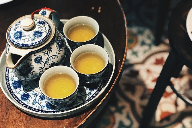 Sip & Savor: Maokong Tea & Shenkeng Stinky Tofu Private Day Tour - Spending two hours around Maokong Mountain