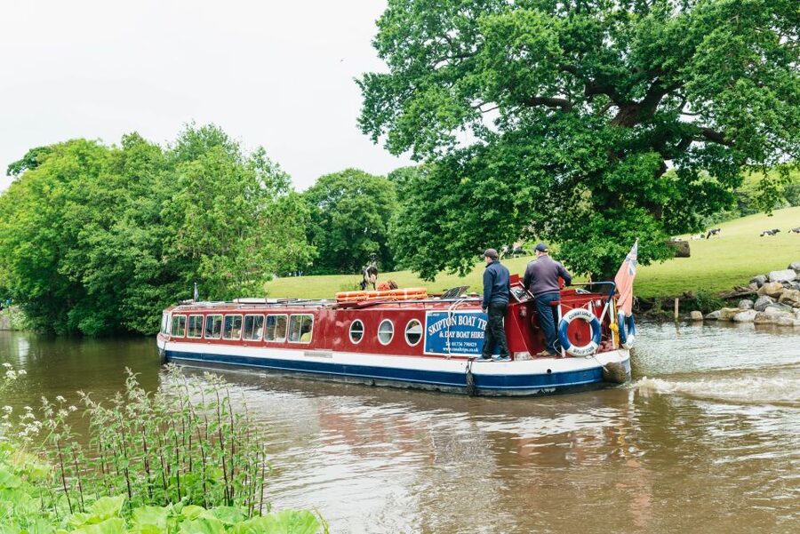 Skipton: 2-Hour Afternoon Tea Cruise - Should you book the afternoon tea cruise?
