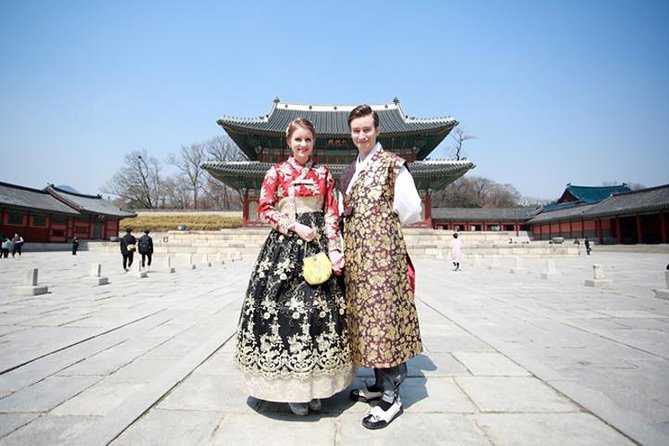 Small Group Seoul Highlight Tour opt. Hanbok & Tea Ceremony - The changing of the guard at 10:00 or 2:00