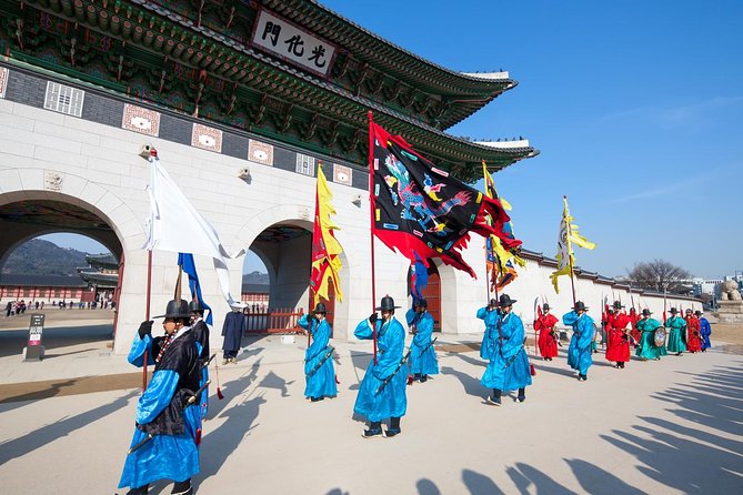 Small Group Seoul Highlight Tour opt. Hanbok & Tea Ceremony - Gwangjang Market: lunch with your own budget