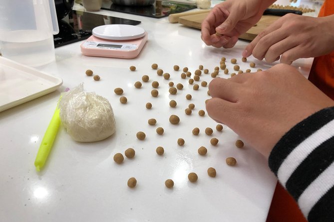 Street Food Cooking Class in Taipei : Gua Bao/Lu Rou Fan/Boba Tea - Making tapioca pearls from scratch