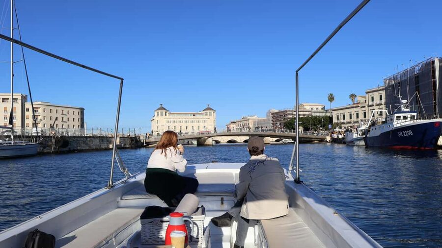 Syracuse:Ortigia, Sea Caves Winter Boat Tour + Tea & Blanket - Starting at Riva Forte Gallo