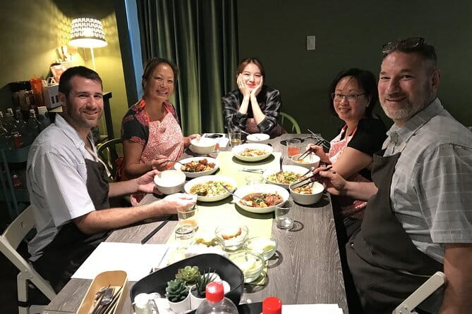 Taipei Fresh Market Tour and Colorful Bubble Tea Making - What makes Chef Wayne’s teaching style useful