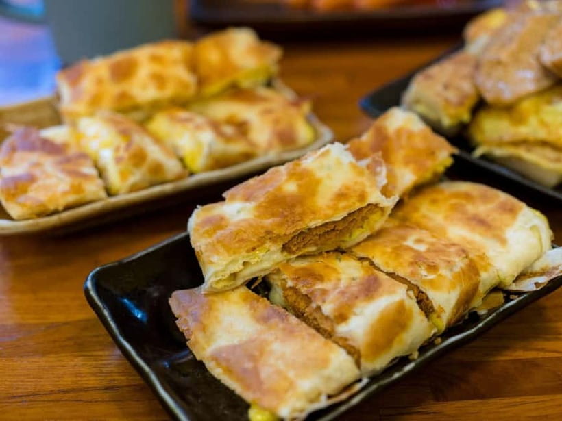 Taipei: Taiwan Traditional Breakfast & Market & Tea Tasting - What the full-meal promise means