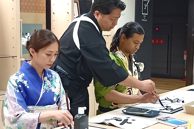Tea and Calligraphy Session at a Table in Osaka - Calligraphy that becomes a souvenir