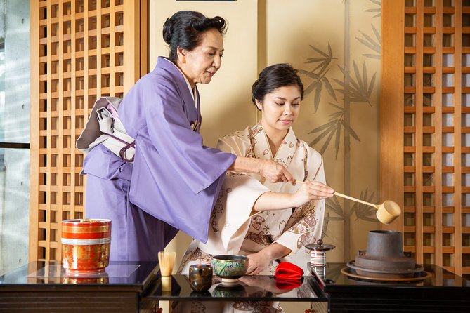 Tea ceremony experience with simple kimono in Okinawa - Changing into a simple kimono