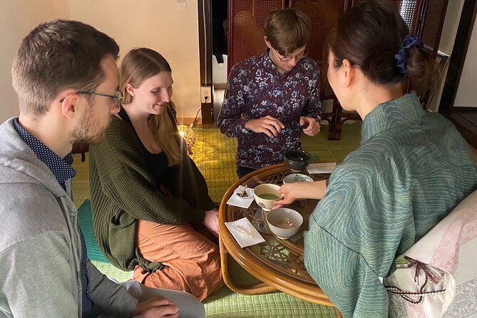 Tea Ceremony in a Century-old Japanese Town House - Watching the demonstration in kimono
