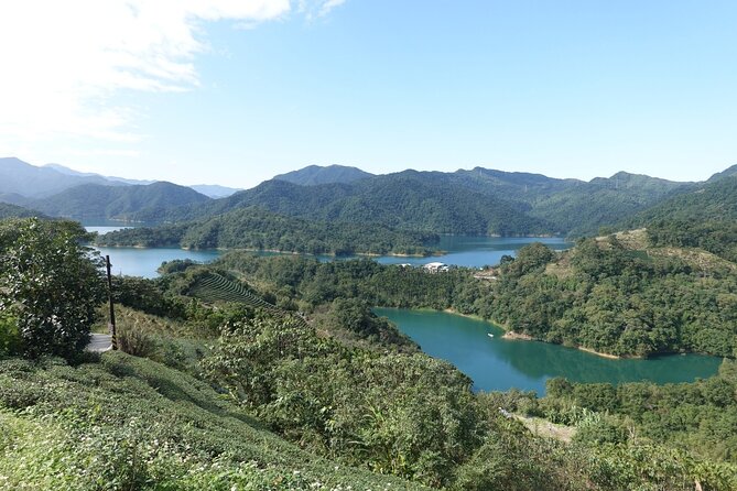 Thousand Island Lake and Pinglin Tea Plantation from Taipei - Looking Down on Bagua Tea Garden