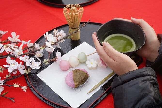 Tokyo Cherry Blossom Matcha Experience in Yoyogi Park (Shibuya) - Key points at a glance
