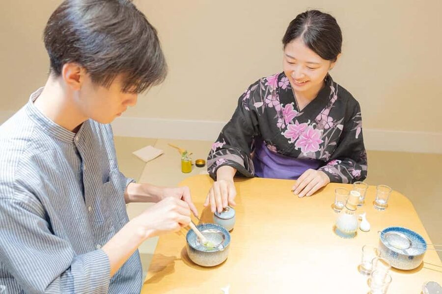 Tokyo: Matcha Tea Ceremony Experience in Shibuya - Meeting the teacher at the Okazaki Building
