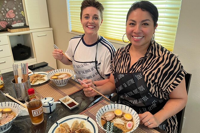 Tokyo Small-Group Ramen, Gyoza & Matcha Class with a Pro Chef - Folding gyoza without losing the filling