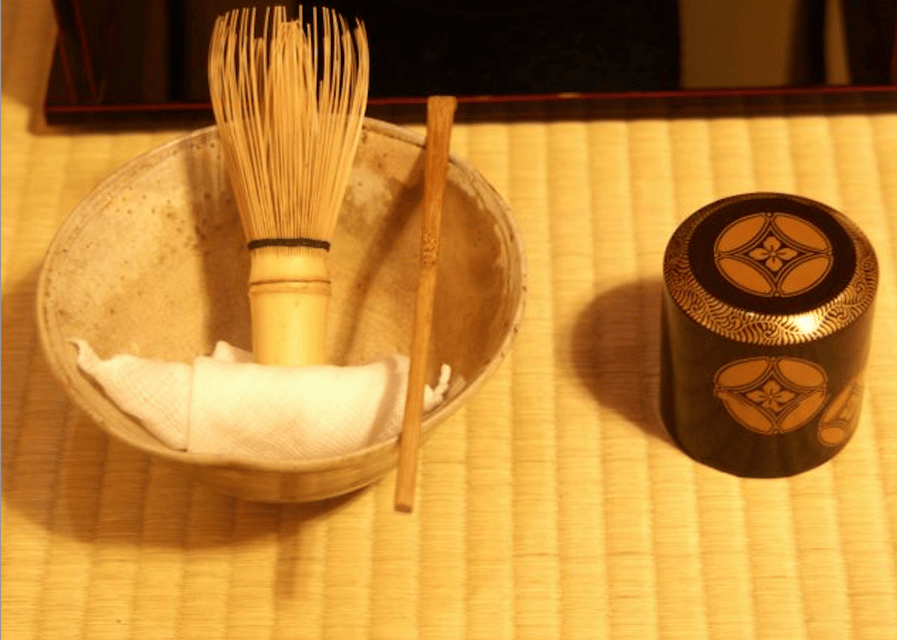 Tokyo:Tea ceremony experience at Komaba Warakuan - The arrival process and tabi socks