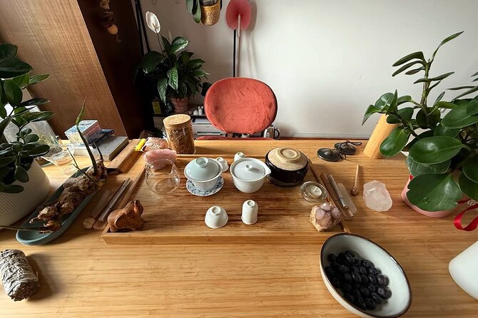 Traditional Tea Ceremony with Tibetan Sound Healing - Eighteen Tibetan singing bowls shape the mood