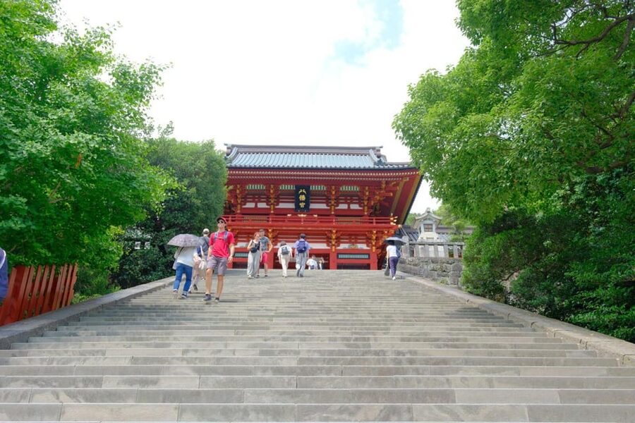 Trip to Kamakura & Enoshima: Shrines, Seaside, Temples &Tea - Starting at Shinjuku’s Green Window at 8:00