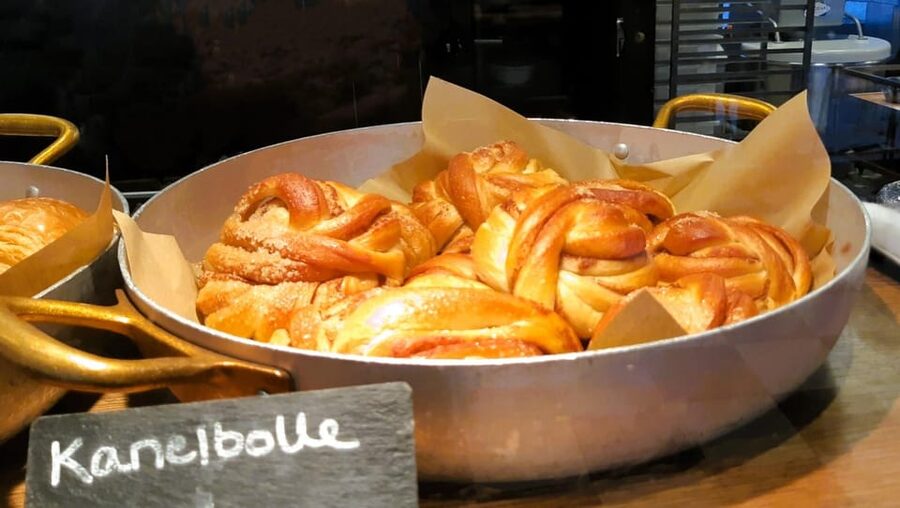 Tromsø Sweet Temptations Tour: Afternoon Tea & Other Sweets - Following Tromsø’s café culture