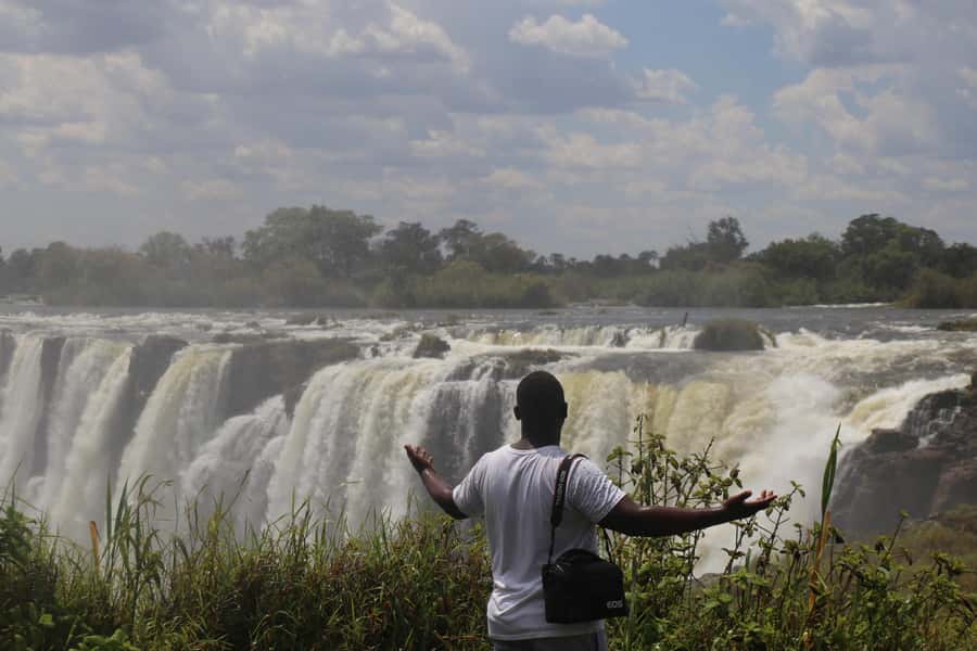 Victoria Falls Guided Tour with High Tea - What the $118 basic cost really buys you