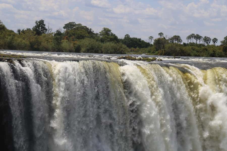 Victoria Falls Guided Tour with High Tea - Pickup in Victoria Falls and the ride to the falls