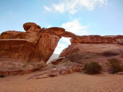 Wadi Rum: 2-Hour Jeep Tour with Bedouin Tea