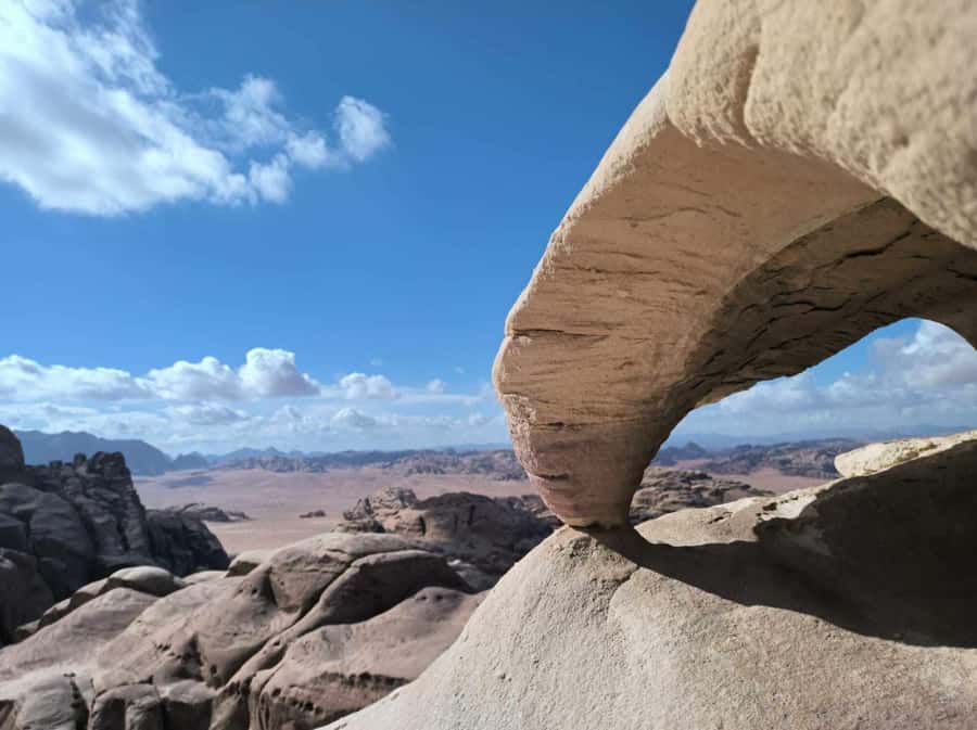 Wadi Rum: 2-Hour Jeep Tour with Bedouin Tea - Khazali Canyon and its carved rock walls