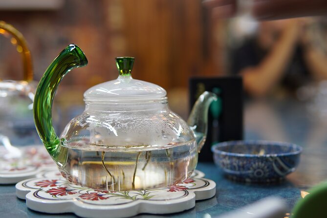 World Teas and Turkish Tea Brewing & Tasting Workshop in Istanbul - Five tea worlds, five different impressions