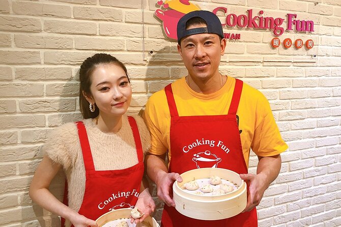 Xiao Long Bao, Pork thick soup, Bubble milk tea. Taiwan Traditional Light Meals Experience-B (Taipei Cooking Class) - Bubble milk tea keeps the class light