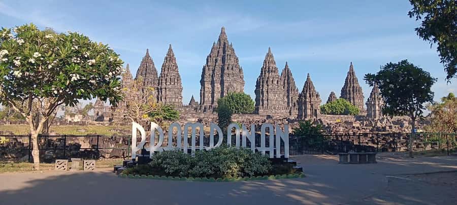 Yogyakarta: Prambanan Tour, Sukuh Temple & Tea Plantation - Key points at a glance