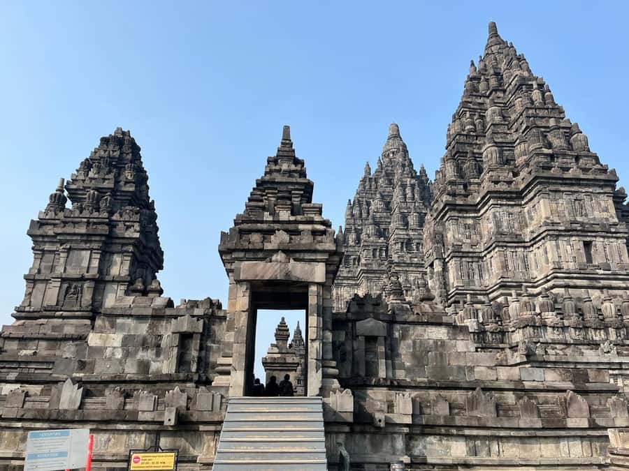 Yogyakarta: Prambanan Tour, Sukuh Temple & Tea Plantation - Why combine Prambanan, Sukuh, and tea?
