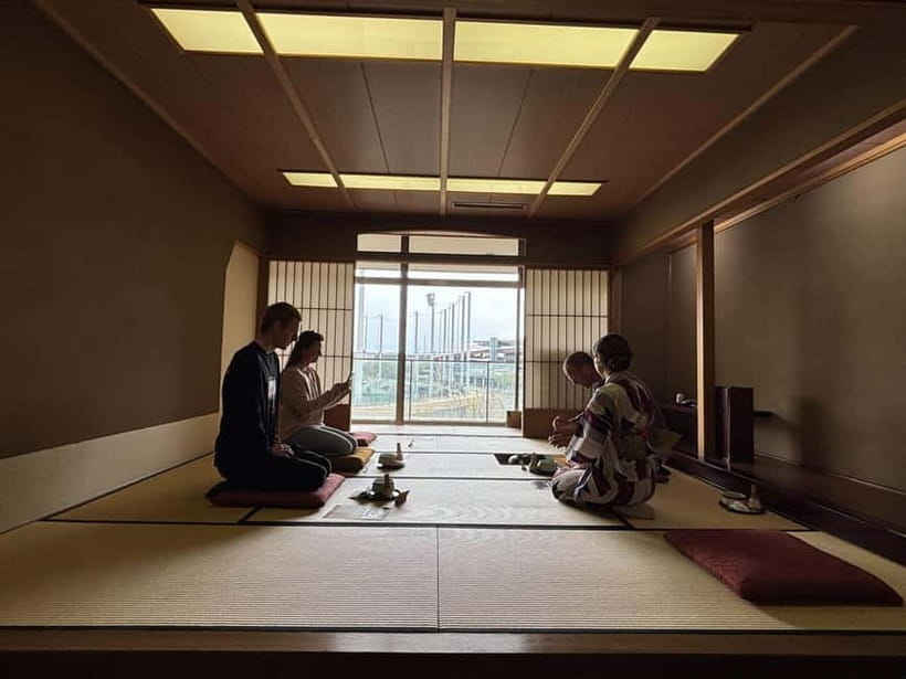 Yokohama : Tea Ceremony with Sweets and Souvenir - The guides make the difference