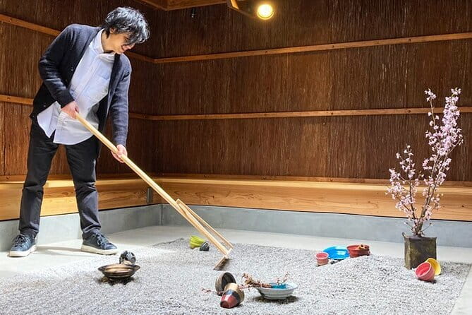 Zen Garden Making and Matcha Tasting in Handmade Pottery Shop - Inside Ninshu’s historic Kyoto machiya